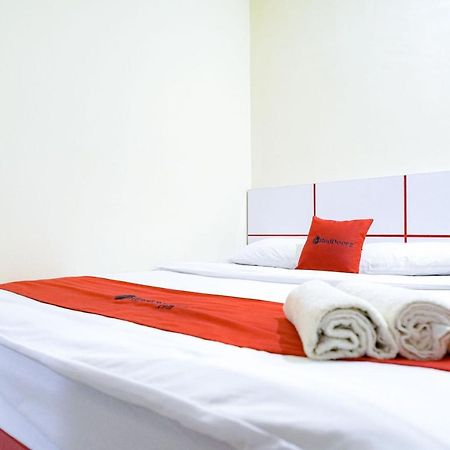 Hotel Reddoorz At Buah Batu 5 à Bandung Extérieur photo