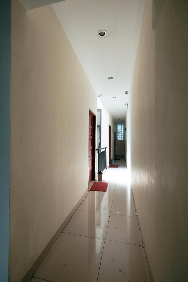 Hotel Reddoorz At Buah Batu 5 à Bandung Extérieur photo