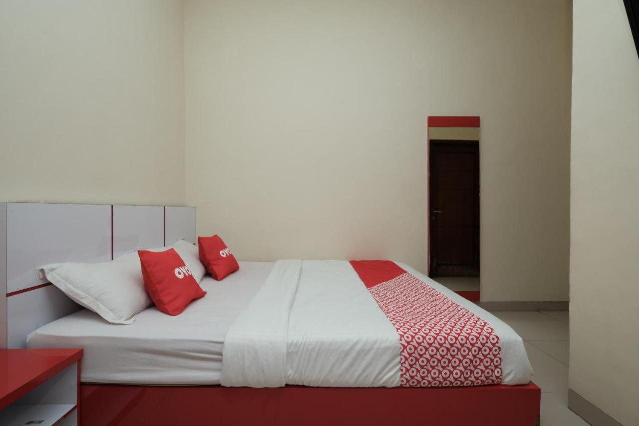 Hotel Reddoorz At Buah Batu 5 à Bandung Extérieur photo