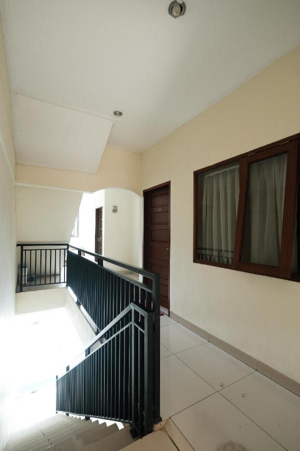Hotel Reddoorz At Buah Batu 5 à Bandung Extérieur photo